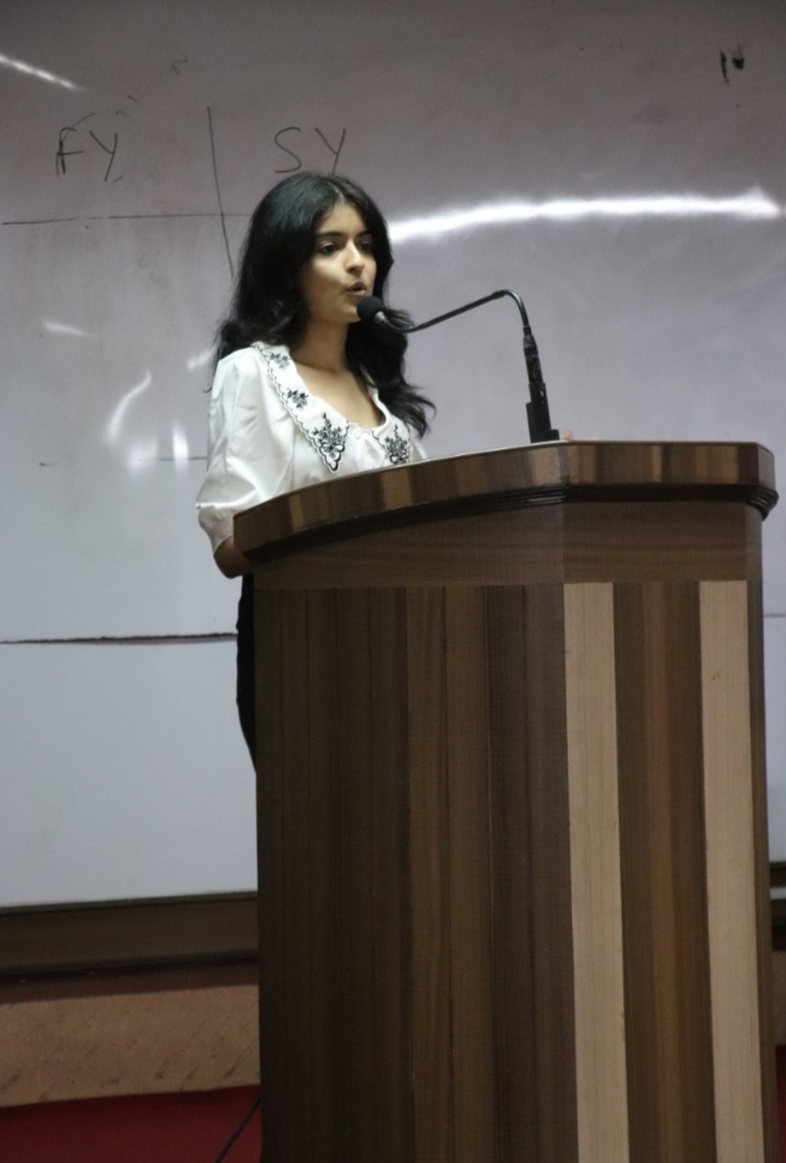 Sakshi_Khanna